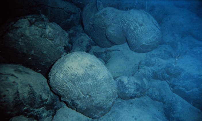 record of deep ocean dissolved o2 from submarine basalt 1 703